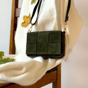 venus silver necklace